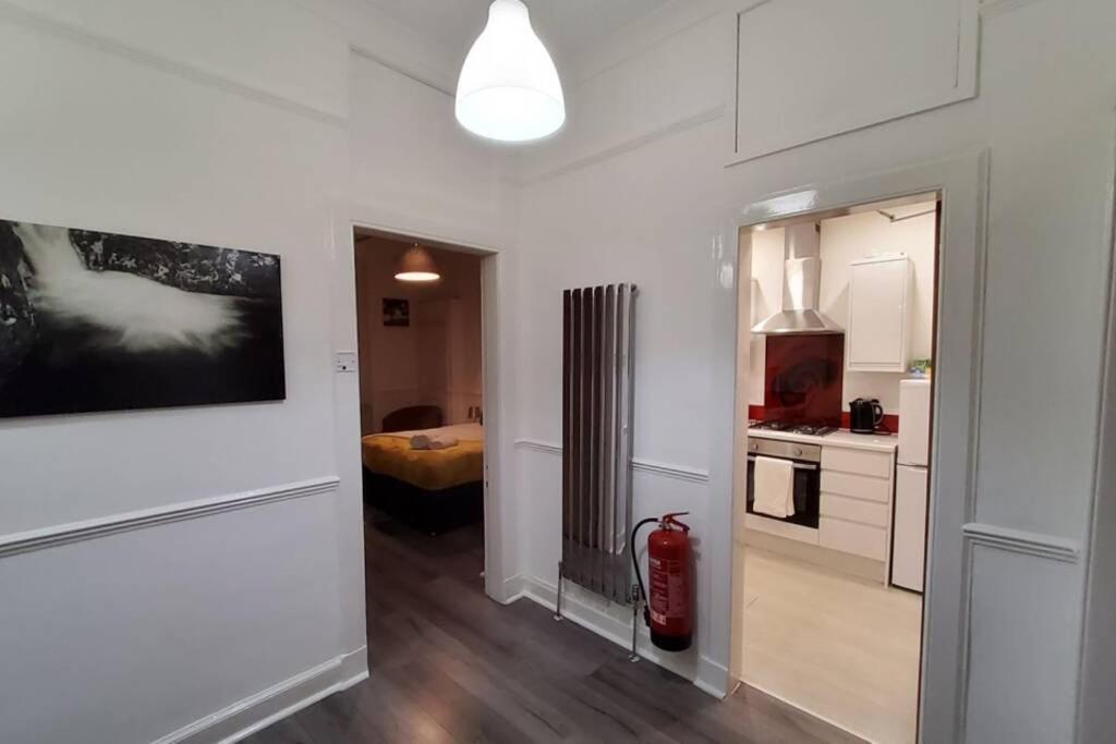 Leith Spectacular Apartment By Sensational Stay Short Lets & Serviced Accommodation With 6 Separate Beds & 2 Baths Edinburgh Eksteriør bilde