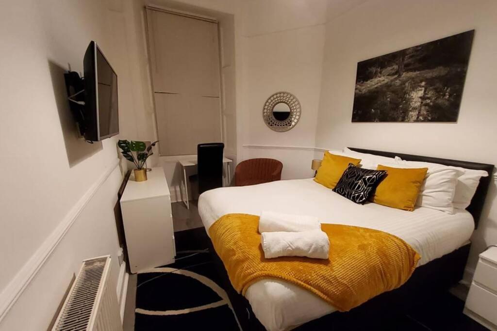 Leith Spectacular Apartment By Sensational Stay Short Lets & Serviced Accommodation With 6 Separate Beds & 2 Baths Edinburgh Eksteriør bilde