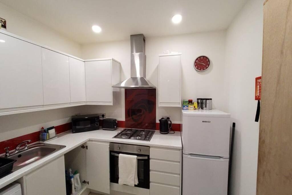 Leith Spectacular Apartment By Sensational Stay Short Lets & Serviced Accommodation With 6 Separate Beds & 2 Baths Edinburgh Eksteriør bilde