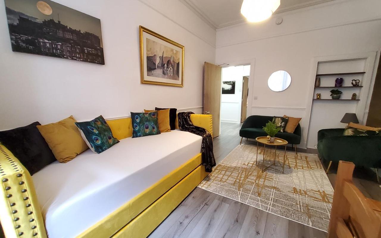 Leith Spectacular Apartment By Sensational Stay Short Lets & Serviced Accommodation With 6 Separate Beds & 2 Baths Edinburgh Eksteriør bilde