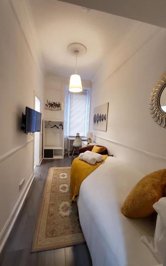 Leith Spectacular Apartment By Sensational Stay Short Lets & Serviced Accommodation With 6 Separate Beds & 2 Baths Edinburgh Eksteriør bilde
