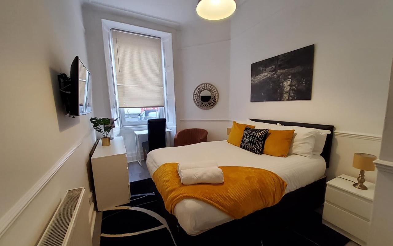 Leith Spectacular Apartment By Sensational Stay Short Lets & Serviced Accommodation With 6 Separate Beds & 2 Baths Edinburgh Eksteriør bilde